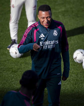 Real Madrid Training Session and press conference, PK, Pressekonferenz Kylian Mbappe of Real Madrid CF is seen laughing during the training session ahead of the LaLiga EA Sports match against FC Barcelona, Barca at Ciudad Real Madrid on October 24, 2026 in Valdebebas, Spain. Valdebebas Ciudad Real Madrid Madrid Spain Copyright: xAlbertoxGardinx AGardin_20261024_Rea_Mad_Pc_0140