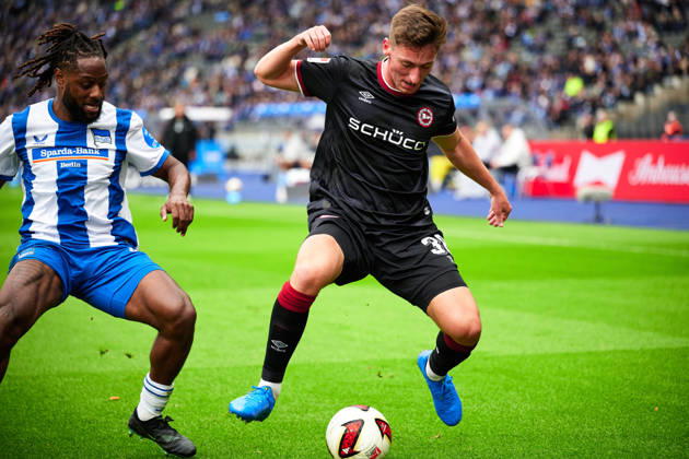 Deyovaisio Zeefuik, Hertha BSC, 42; Marius Woerl, Arminia Bielefeld, 38; GER; Hertha BSC vs. Arminia Bielefeld, 2. Bundesliga, 2026–27 season, Matchday 9, October 24, 2026 DFL regulations prohibit any use of photographs as image sequences and or quasi-video GER, Hertha BSC vs. Arminia Bielefeld, 2. Bundesliga, 2026–27 season, Matchday 9, October 24, 2026, Berlin Copyright: xClaudiusxRauch,xEibner-Pressefotox xClaudiusxRauchx EP_CRH