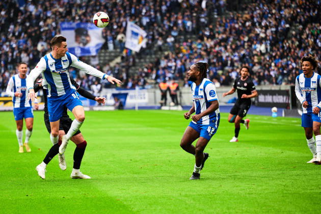 Niklas Kolbe, Hertha BSC, 27, Deyovaisio Zeefuik, Hertha BSC, 42, Oluwaseun Victor Adewumi, Hertha BSC, 19, GER, Hertha BSC vs. Arminia Bielefeld, 2. Bundesliga, 2026–27 season, Matchday 9, October 24, 2026 DFL regulations prohibit any use of photographs as image sequences and or quasi-video GER, Hertha BSC vs. Arminia Bielefeld, 2. Bundesliga, 2026–27 season, Matchday 9, October 24, 2026, Berlin Copyright: xClaudiusxRauch,xEibner-Pressefotox xClaudiusxRauchx EP_CRH