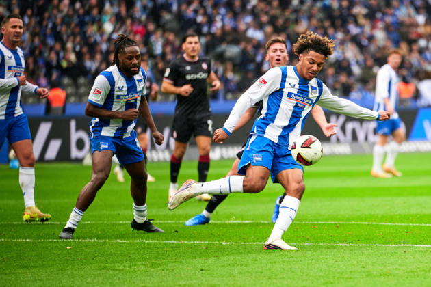 Deyovaisio Zeefuik, Hertha BSC, 42, Oluwaseun Victor Adewumi, Hertha BSC, 19, GER, Hertha BSC vs. Arminia Bielefeld, 2. Bundesliga, 2026–27 season, Matchday 9, October 24, 2026 DFL regulations prohibit any use of photographs as image sequences and or quasi-video GER, Hertha BSC vs. Arminia Bielefeld, 2. Bundesliga, 2026–27 season, Matchday 9, October 24, 2026, Berlin Copyright: xClaudiusxRauch,xEibner-Pressefotox xClaudiusxRauchx EP_CRH