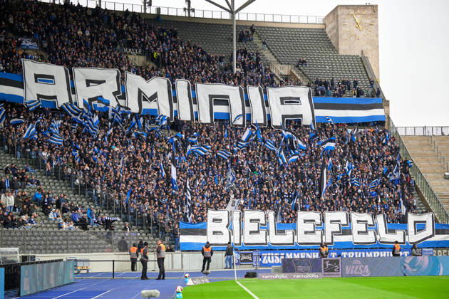 Arminia Bielefeld, Fans, GER, Hertha BSC vs. Arminia Bielefeld, 2. Bundesliga, 2026–27 Season, Matchday 9, October 24, 2026 DFL regulations prohibit any use of photographs as image sequences and or quasi-video GER, Hertha BSC vs. Arminia Bielefeld, 2. Bundesliga, 2026–27 season, Matchday 9, October 24, 2026, Berlin Copyright: xClaudiusxRauch,xEibner-Pressefotox xClaudiusxRauchx EP_CRH