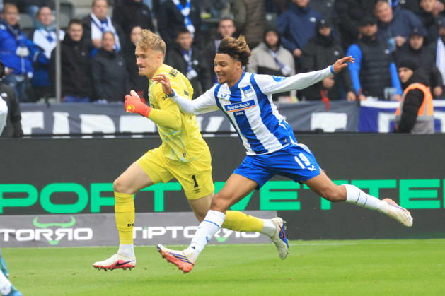 October 24, 2026, Germany, Soccer, Bundesliga 2, Matchday 9, 2026–2027 Season, Berlin Olympic Stadium, Hertha BSC vs. Arminia Bielefeld, Oluwaseum Victor Adewumi, Hertha BSC Berlin 19, Jonas Kersken, Arminia Bielefeld 1 2 League. DFB and DFL regulations prohibit any use of photographs as image sequences and or quasi-video. nordphoto GmbH, Engler, Berlin, Berlin Olympic Stadium, Berlin, Germany Copyright: xNordphotox xEnglerx