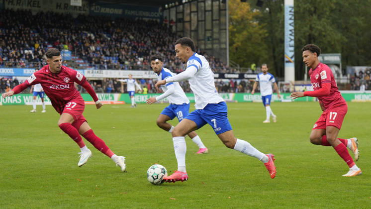 October 24, 2026, Hänsch Arena, Meppen, GER, 3rd Division, Matchday 11: SV Meppen vs. Würzburger Kickers, Oliver Schmitt, SV Meppen 7 vs. Ivan Franjic, Würzburger Kickers 37. DFL regulations prohibit any use of photographs as image sequences and or quasi-video. Meppen, Lower Saxony, Hänsch Arena