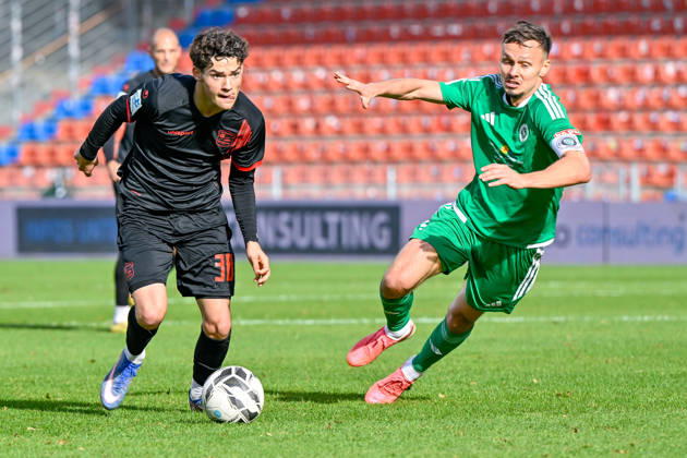From left: Constantin Strunz (Unterhaching), 38; Tobias Dietrich (Ansbach), 6; in a one-on-one battle, duel, tackle; dynamic, action, 24, 10, 2026, Unterhaching, Germany, soccer, Bavarian Regional League, SpVgg Unterhaching vs. SpVgg Ansbach xslx