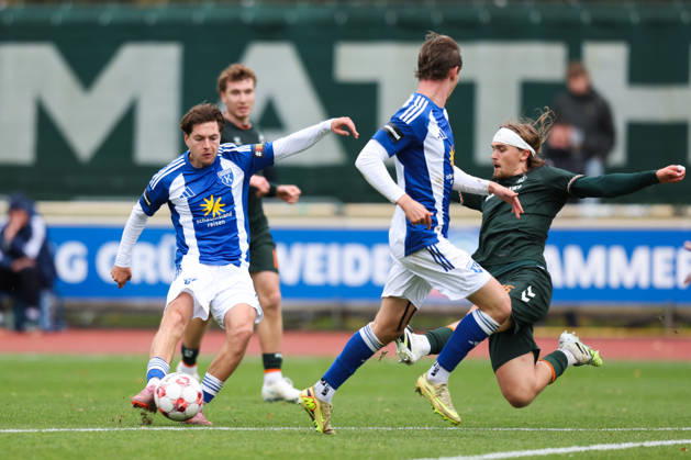 October 24, 2026, Soccer, Men s, Regionalliga Nord, Matchday 15, SV Werder Bremen II vs. BSV Kickers Emden: Sandro Plechaty (No. 17, BSV Kickers Emden) in a tackle with Noah Weißbach (No. 25, Werder Bremen II)