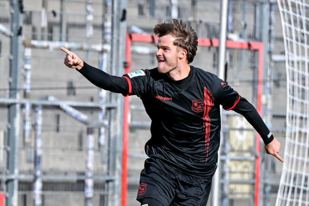 Goal scorer for the 2-1 win, Jeroen Krupa of Unterhaching, turns away jubilantly after his goal, celebration, goal celebration, goal scored, celebrate the goal, goal, celebration, celebrating the goal, optimistic, single frame, action, October 24, 2026, Unterhaching, Germany, soccer, Bavarian Regional League, SpVgg Unterhaching vs. SpVgg Ansbach xslx