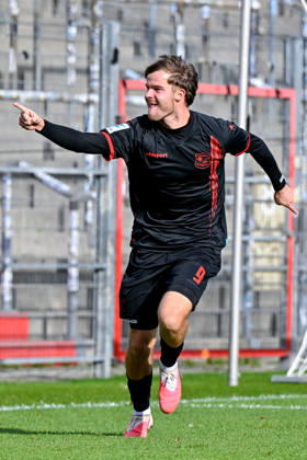 Goal scorer for the 2-1 win, Jeroen Krupa of Unterhaching, turns away jubilantly after his goal, celebration, goal celebration, goal scored, celebrate the goal, goal, celebration, celebrating the goal, optimistic, cutout, single frame, action, October 24, 2026, Unterhaching, Germany, soccer, Bavarian Regional League, SpVgg Unterhaching vs. SpVgg Ansbach xslx