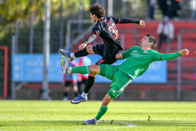 From left: Constantin Strunz (Unterhaching), 38; Ben Mueller (Ansbach), 24; in a one-on-one battle, duel, tackle, dynamic, action, 24, October 2026, Unterhaching, Germany, soccer, Bavarian Regional League, SpVgg Unterhaching vs. SpVgg Ansbach xslx