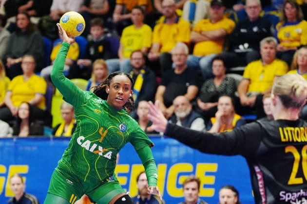 Brazil s Luara Bastos during Saturday s women s handball match between Sweden and Brazil in Jönköping, Sweden, on October 24, 2026 JÖNKÖPING SWEDEN x9200x  Copyright: xBjörnxLarssonxRosvall TTx HANDBALL WOMEN SWEDEN - BRAZIL