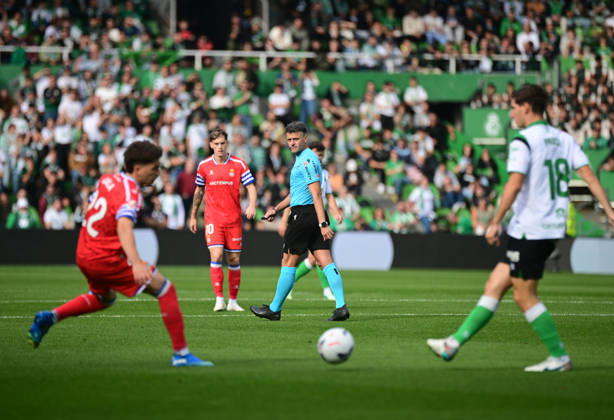 ESP LaLiga EA Sports: Racing Santander vs. RCD Espanyol. Jesus Gil Manzano officiated the LaLiga EA Sports match between Racing Santander and RCD Espanyol, played at the Campos de Sport de El Sardinero Stadium in Cantabria on October 24, 2026, in Spain. Spanish Soccer Copyright: xAgenciaxLOFx