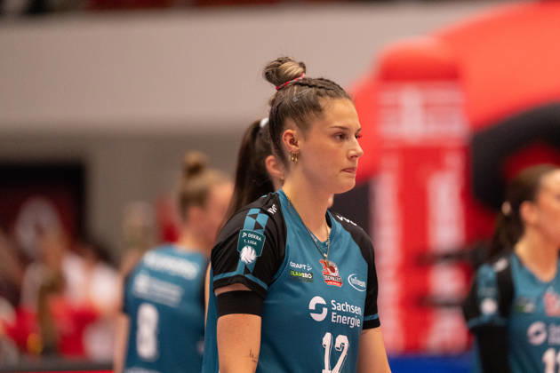 Pictured: Mette Marleen Pfeffer, 12, Dresdner SC, October 24, 2026; Dresdner SC Binder Blaubären vs. TSV Flacht, DEKRA 1 Bundesliga Women, Volleyball, Germany, Dresden, Cyberport Arena Copyright: HMBxMedia xEtiennexSchlick