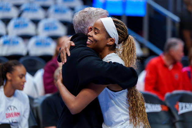 Golden State Valkyries v Atlanta Dream ATLANTA, GA - OCTOBER 24: Jordin Canada 3 of the Atlanta Dream hugs Larry Gottesdiener owner of the Atlanta Dream before game four of the WNBA, Basketball Damen, USA Finals between Golden State Valkyries and Atlanta Dream at State Farm Arena on October 24, 2026 in Atlanta, Georgia. Atlanta State Farm Arena GA United States Copyright: xAndrewxJ.xClark ISIxPhotosx 10105