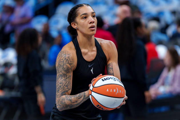 Golden State Valkyries v Atlanta Dream ATLANTA, GA - OCTOBER 24: Gabby Williams 1 of the Golden State Valkyries warms up before game four of the WNBA, Basketball Damen, USA Finals between Golden State Valkyries and Atlanta Dream at State Farm Arena on October 24, 2026 in Atlanta, Georgia. Atlanta State Farm Arena GA United States Copyright: xAndrewxJ.xClark ISIxPhotosx 10105