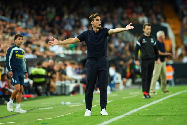 Head Coach Inigo Perez of Villarreal CF during the LaLiga EA Sports match between Valencia CF and Villarreal CF at Mestalla on October 24, 2026, in Valencia, Spain