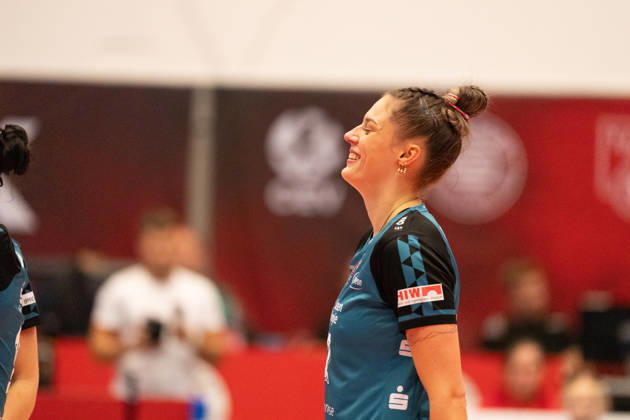 Pictured: Mette Marleen Pfeffer, 12, Dresdner SC, October 24, 2026; Dresdner SC Binder Blaubären vs. TSV Flacht, DEKRA 1 Bundesliga Women, Volleyball, Germany, Dresden, Cyberport Arena Copyright: HMBxMedia xEtiennexSchlick
