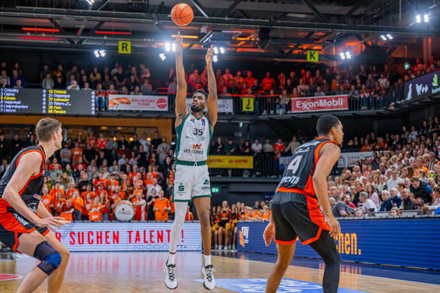 1st Basketball Bundesliga, easyCredit BBL, 2026–2027 Season, Men s Division, Regular Season, Matchday 6, October 24, 2026, RASTA Vechta vs. VET CONCEPT Gladiators Trier: Ejiofor Onu 35; VET CONCEPT Gladiators Trier taking a jump shot at the RASTA Dome in Vechta, Lower Saxony, Germany