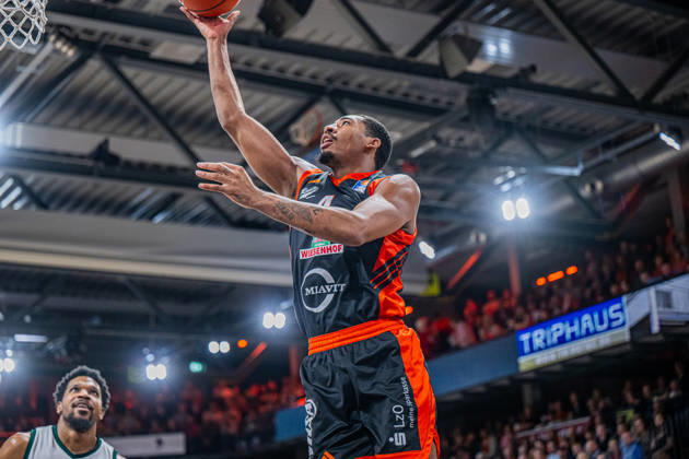 1st Basketball Bundesliga, easyCredit BBL, 2026–2027 Season, Men s Division, Regular Season, Matchday 6, October 24, 2026, RASTA Vechta vs. VET CONCEPT Gladiators Trier, Armaan Franklin 4, RASTA Vechta on a layup, Vechta RASTA Dome, Lower Saxony, Germany