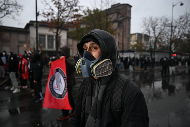 Police intervene in demonstrators amid ongoing protests in Paris PARIS, FRANCE - OCTOBER 24: Police clash with protesters with tear gas during a demonstration amid ongoing social and political tensions in Paris, France, on October 24, 2026. Mouneb Taim Anadolu Paris France. Editorial use only. Please get in touch for any other usage.  Copyright: x2026xAnadoluxMounebxTaimx