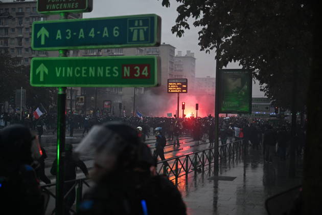 Police intervene in demonstrators amid ongoing protests in Paris PARIS, FRANCE - OCTOBER 24: Police clash with protesters with tear gas during a demonstration amid ongoing social and political tensions in Paris, France, on October 24, 2026. Mouneb Taim Anadolu Paris France. Editorial use only. Please get in touch for any other usage.  Copyright: x2026xAnadoluxMounebxTaimx