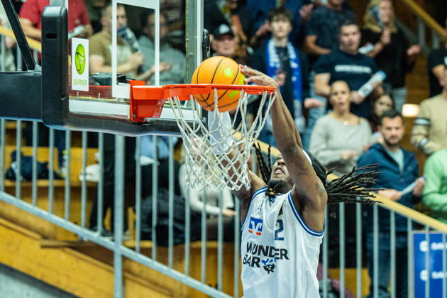 Courtney Alexander, Hakro Merlins Crailsheim, scores a dunk, GER, Hakro Merlins Crailsheim vs. Eisbären Bremerhaven, Basketball, 2nd Basketball Bundesliga ProA, Men s, Matchday 6, 2026–2027 Season, October 24, 2026, GER, Hakro Merlins Crailsheim vs. Eisbären Bremerhaven, Basketball, 2nd Basketball Bundesliga ProA, Men, Matchday 6, 2026–2027 Season, October 24, 2026, Ilshofen Copyright: xEibner-Pressefoto ChristianxLangx EP_CLG