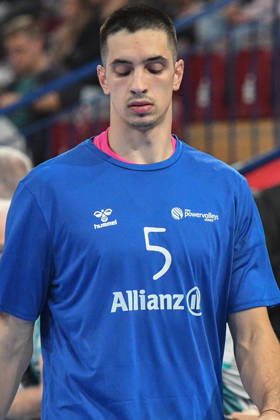 Preslav Petkov, Powervolleys Düren, No. 5, focused during warm-ups, single frame, action, October 24, 2026, Düren, Germany, volleyball, Men s Bundesliga 1, regular season, SWD Powervolleys Düren vs. WWK Volleys Munich xmhx