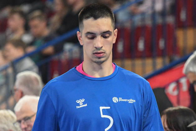 Preslav Petkov, Powervolleys Düren, No. 5, focused during warm-ups, single frame, action, October 24, 2026, Düren, Germany, volleyball, Men s Bundesliga 1, regular season, SWD Powervolleys Düren vs. WWK Volleys Munich xmhx