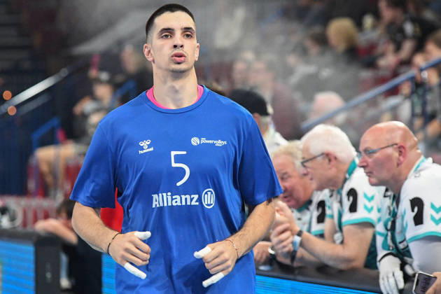 Preslav Petkov, Powervolleys Düren, No. 5, focused during warm-ups, single frame, action, October 24, 2026, Düren, Germany, volleyball, Men s Bundesliga 1, regular season, SWD Powervolleys Düren vs. WWK Volleys Munich xmhx