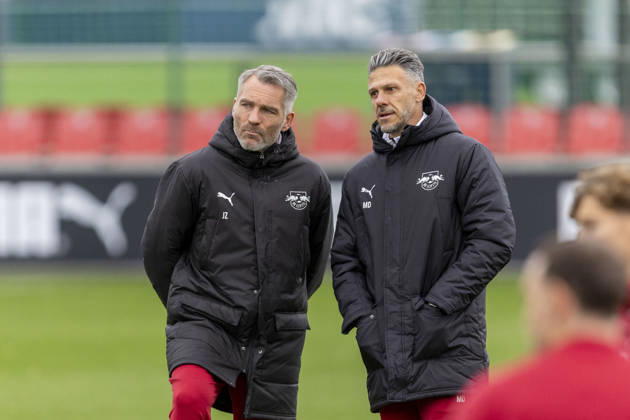 GER, Leipzig, Soccer, RB Leipzig public training session—pictured from left: Jan Zimmermann, assistant coach; Martin Demichelis, head coach of RB Leipzig, October 25, 2026, RB Leipzig Academy Training, Cottaweg, Leipzig. DFL and DFB regulations prohibit any use of photographs as image sequences and or quasi-video, Copyright: HMBxMedia PaulxFritz