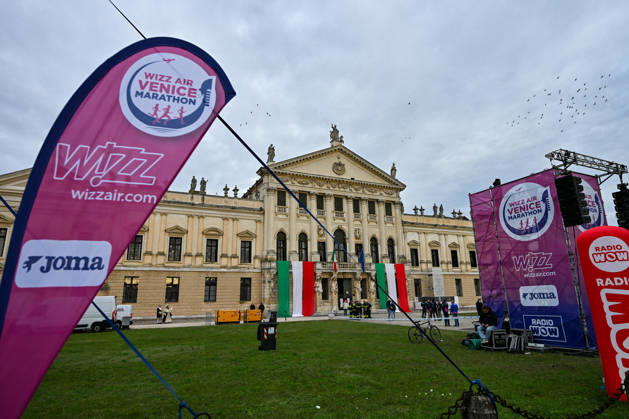 TRACK AND FIELD - Marathon - 40th Venice Marathon 2026 Photo by IPA ABACAPRESS.COM90160962 - General view of the Monumental Royal Villa of Stra during the 40th Venice Marathon in 2026, a marathon race in Venice, Italy, on October 25, 2026 Venice Italy  Copyright: xIPAxSport ABACAx
