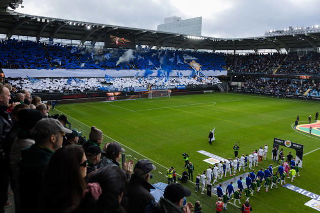 Soccer, Allsvenskan, GAIS IFK Göteborg 261025 IFK Göteborg fans displaying a tifo before the Allsvenskan soccer match between GAIS and IFK Göteborg on October 25, 2026, in Gothenburg  Copyright: MICHAELxERICHSEN BB261025MI013