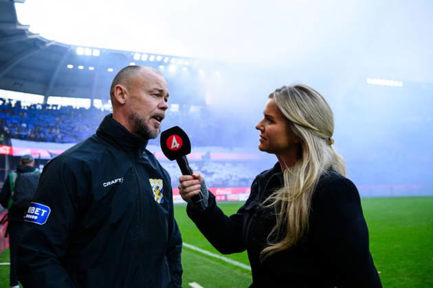 Soccer, Allsvenskan, GAIS vs. IFK Göteborg, October 26, 2025: IFK Göteborg coach Joachim Björklund is interviewed ahead of the Allsvenskan soccer match between GAIS and IFK Göteborg on October 25, 2026, in Gothenburg  Copyright: CARLxSANDIN BB261025CS009