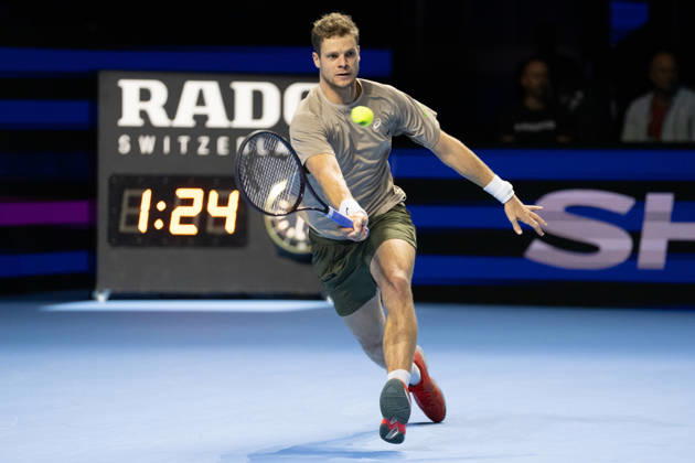 BASEL, SWITZERLAND, OCTOBER 25 Yannick Hanfmann of Germany hits a forehand against Rinky Hijikata of Australia during Day 2 of the Swiss Indoors Basel at St. Jakobshalle on October 25, 2026, in Basel, Switzerland Copyright: xJustPictures.ch PascalxvonxBürenx jp-en-EuSpIm-Pavo_Fotografie-05518
