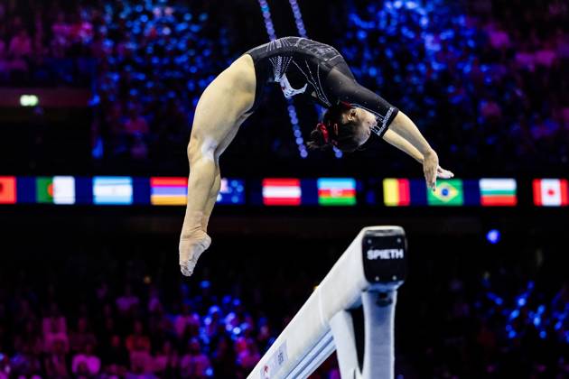 ROTTERDAM - Qingying Hang (CHN) during the balance beam apparatus final at the World Gymnastics Championships in Rotterdam Ahoy. IRIS VAN DEN BROEK ANP xVIxANPxSportx xxANPxIVx 573609311 originalFilename: 573609311.jpg
