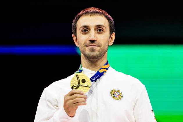 ROTTERDAM - Artur Davtyan (ARM) with the gold medal during the awards ceremony for the vault apparatus final at the World Gymnastics Championships in Rotterdam Ahoy. IRIS VAN DEN BROEK ANP xVIxANPxSportx xxANPxIVx 573612167 originalFilename: 573612167.jpg