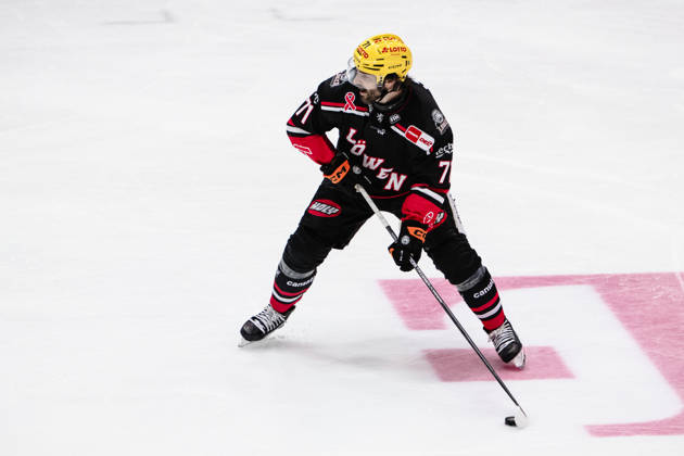 Linus Froeberg, Loewen Frankfurt, 71 GER, Loewen Frankfurt vs. Grizzlys Wolfsburg, Ice Hockey, PENNY DEL, Matchday 12, 2026–2027 Season, October 25, 2026 GER, Loewen Frankfurt vs. Grizzlys Wolfsburg, Ice Hockey, PENNY DEL, Matchday 12, 2026–2027 Season, October 25, 2026 Frankfurt Copyright: xEibner-Pressefoto AttilaxZigax EP_AZA