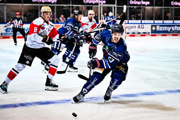 Kevin Bicker, Iserlohn Roosters, 83; Noah Samanski, Nuremberg Ice Tigers, 8; GER; Iserlohn Roosters vs. Nuremberg Ice Tigers; Ice Hockey; Penny DEL; Matchday 12; 2026–2027 Season; October 25, 2026, GER, Iserlohn Roosters vs. Nuremberg Ice Tigers, Ice Hockey, Penny DEL, Matchday 12, 2026–2027 Season, October 25, 2026, Iserlohn Copyright: xJonasxBrockmann Eibner-Pressefotox EP_JBN