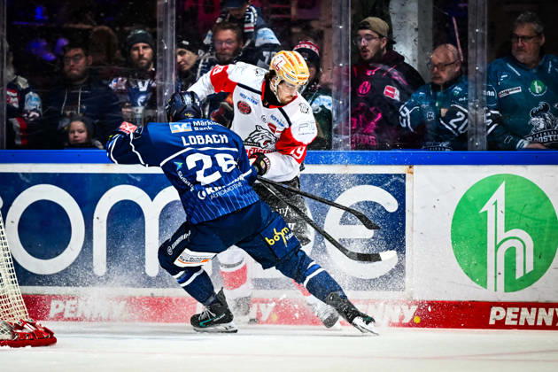 Dennis Lobach, Iserlohn Roosters, 26; Austin Magera, Nuremberg Ice Tigers, 19; GER; Iserlohn Roosters vs. Nuremberg Ice Tigers; Ice Hockey; Penny DEL; Matchday 12; 2026–2027 Season; October 25, 2026, GER, Iserlohn Roosters vs. Nuremberg Ice Tigers, Ice Hockey, Penny DEL, Matchday 12, 2026–2027 Season, October 25, 2026, Iserlohn Copyright: xJonasxBrockmann Eibner-Pressefotox EP_JBN