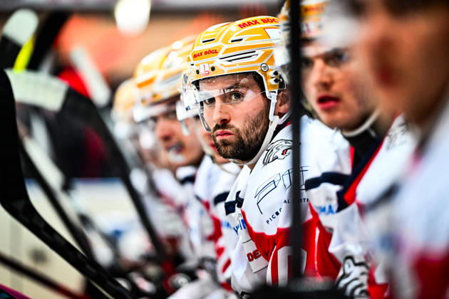 Evan Barratt, Nuremberg Ice Tigers, 10, GER, Iserlohn Roosters vs. Nuremberg Ice Tigers, Ice Hockey, Penny DEL, Matchday 12, 2026–2027 Season, October 25, 2026, GER, Iserlohn Roosters vs. Nuremberg Ice Tigers, Ice Hockey, Penny DEL, Matchday 12, 2026–2027 Season, October 25, 2026, Iserlohn Copyright: xJonasxBrockmann Eibner-Pressefotox EP_JBN