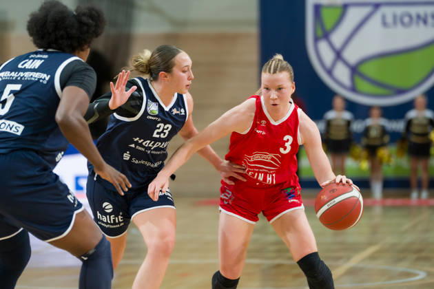 Khalis Cain (Lions), 5, Jordan King (Lions), 23, Sofie Fuglsang Olsen (HTC), 3, Halfit Lions vs. Herner TC, Women s Basketball, 1st Bundesliga, DBBL, Matchday 4, 2026–27 Season, October 25, 2026, SWH Arena, Halle, Saxony-Anhalt, Germany