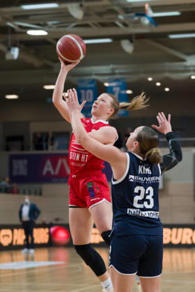 Sofie Fuglsang Olsen (HTC), 3, Jordan King (Lions), 23, Halfit Lions vs. Herner TC, Women s Basketball, 1st Bundesliga, DBBL, Matchday 4 of the 2026–27 season, October 25, 2026, Halle, SWH Arena, Saxony-Anhalt, Germany
