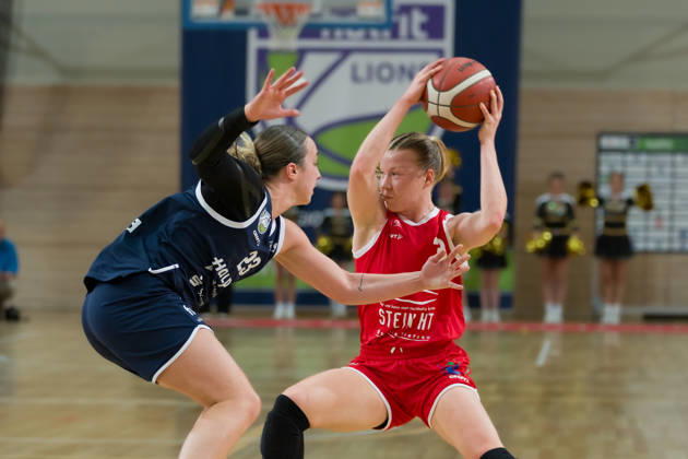 Jordan King (Lions), 23, Sofie Fuglsang Olsen (HTC), 3, Halfit Lions vs. Herner TC, Women s Basketball, 1st Bundesliga, DBBL, Matchday 4 of the 2026–27 season, October 25, 2026, Halle, SWH Arena, Saxony-Anhalt, Germany