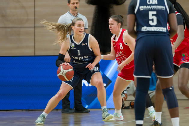 Lee Volker (Lions), 1, Kim Franze (HTC), 8, halfit Lions vs. Herner TC, Women s Basketball, 1st Bundesliga, DBBL, Matchday 4 of the 2026–27 season, October 25, 2026, SWH Arena, Saxony-Anhalt, Germany