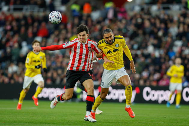 Sunderland v Leeds United, Premier League Luke O’Nien of Sunderland battles with Dominic Calvert-Lewin of Leeds United during the Sunderland v Leeds United Premier League match at the Stadium of Light, Sunderland, England on 25 October 2026 Credit: Craig Cowan Every Second Media Editorial use only. All images are copyright Every Second Media Limited. No images may be reproduced without prior permission. All rights reserved. Premier League and Football League images are subject to licensing agreements with Football DataCo Limited. see https: www.football-dataco.com Copyright: xIMAGO EveryxSecondxMediax ESM-2252-0063 CraigxCowanx xEveryxSecondxMediax