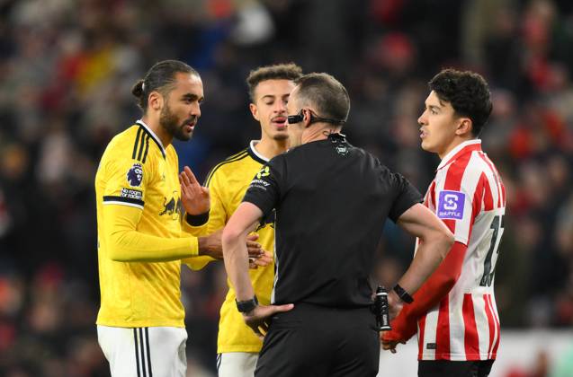 Dominic Calvert-Lewin of Leeds United (left) protests to the referee Sunderland v Leeds United, Premier League, Football, Stadium of Light, Sunderland, Tyne & Wear, UK - 25 Oct 2026Sunderland Stadium of Light Tyne & Wear United Kingdom EDITORIAL USE ONLY No use with unauthorised audio, video, data, fixture lists, club league logos or live services. Online in-match use limited to 120 images, no video emulation. No use in betting, games or single club league player publications. Copyright: xRichardxLee Shutterstockx 17234649at