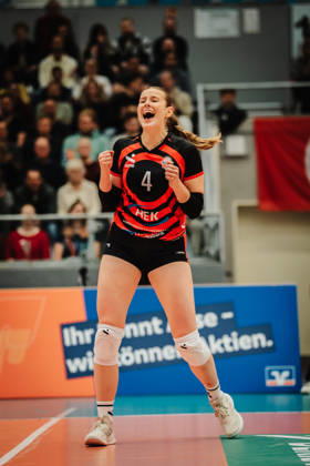 Women s Volleyball, 2026–2027 Season, DEKRA 1 Volleyball Bundesliga: ETV Hamburger Volksbank Volleys vs. USC Münster, October 25, 2026; Lilly Faroß 4; ETV Hamburger Volksbank Volleys celebrating; Hamburg CU Arena, Hamburg, Germany