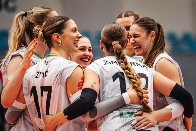 Women s Volleyball Season 2026–2027 DEKRA 1 Volleyball Bundesliga ETV Hamburger Volksbank Volleys vs. USC Münster, October 25, 2026. USC celebrates; from left: Leana Zuvic 17, USC Münster; Emilia Jordan 9, USC Münster; Isabel Zimmerman 12, USC Münster, and Esther Spöler 3, USC Münster; Hamburg CU Arena, Hamburg, Germany