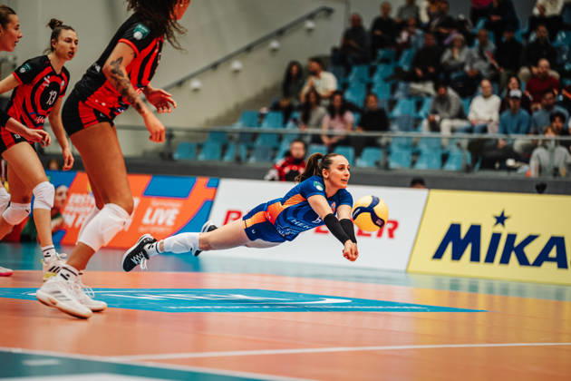 Women s Volleyball, 2026–2027 Season, DEKRA 1 Volleyball Bundesliga: ETV Hamburger Volksbank Volleys vs. USC Münster, October 25, 2026. Francesca Galuppi (6), ETV Hamburger Volksbank Volleys, jumps for the ball at the Hamburg CU Arena, Hamburg, Germany