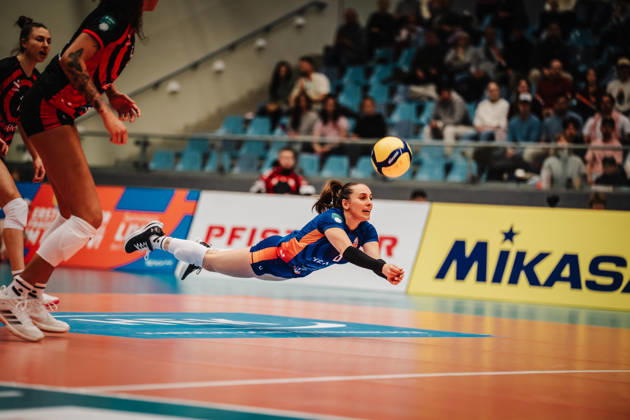 Women s Volleyball, 2026–2027 Season, DEKRA 1 Volleyball Bundesliga: ETV Hamburger Volksbank Volleys vs. USC Münster, October 25, 2026. Francesca Galuppi (6), ETV Hamburger Volksbank Volleys, jumps for the ball at the Hamburg CU Arena, Hamburg, Germany