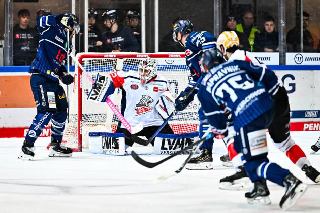 Luis Janett, Nuremberg Ice Tigers, 35; Justin Scott, Iserlohn Roosters, 20; Julian Napravnik, Iserlohn Roosters, 75; Joonas Nättinen, Iserlohn Roosters, 15, GER, Iserlohn Roosters vs. Nuremberg Ice Tigers, Ice Hockey, Penny DEL, Matchday 12, 2026–2027 Season, October 25, 2026, GER, Iserlohn Roosters vs. Nuremberg Ice Tigers, Ice Hockey, Penny DEL, Matchday 12, 2026–2027 Season, October 25, 2026, Iserlohn Copyright: xJonasxBrockmann Eibner-Pressefotox EP_JBN