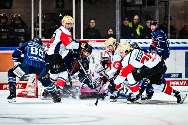 Peter Quennville, Iserlohn Roosters, 89; Justin Scott, Iserlohn Roosters, 20; Julian Napravnik, Iserlohn Roosters, 75; Luis Janett, Nuremberg Ice Tigers, 35; Marcus Weber, Nuremberg Ice Tigers, 24; Julius Karrer, Nuremberg Ice Tigers, 6 Jackson Cates, Nuremberg Ice Tigers, 26, GER, Iserlohn Roosters vs. Nuremberg Ice Tigers, Ice Hockey, Penny DEL, Matchday 12, 2026–2027 Season, October 25, 2026, GER, Iserlohn Roosters vs. Nuremberg Ice Tigers, Ice Hockey, Penny DEL, Matchday 12, 2026–2027 Season, October 25, 2026, Iserlohn Copyright: xJonasxBrockmann Eibner-Pressefotox EP_JBN